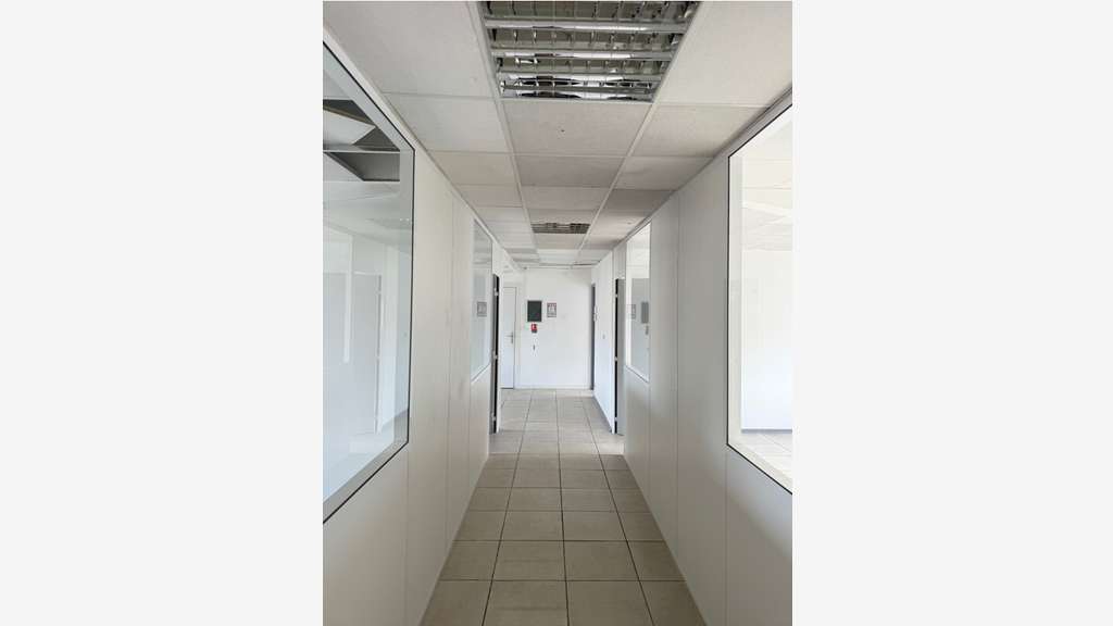 A louer bureaux 130m² à Martigues zone Ecopolis