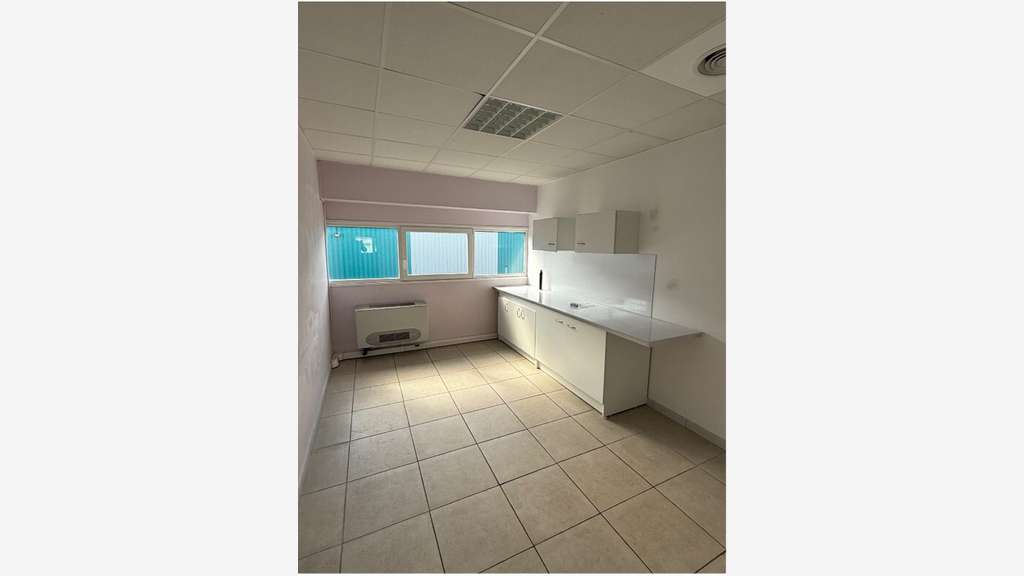 A louer bureaux 130m² à Martigues zone Ecopolis