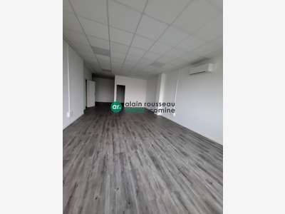 A louer bureaux 72m² à Angers Est Écouflant