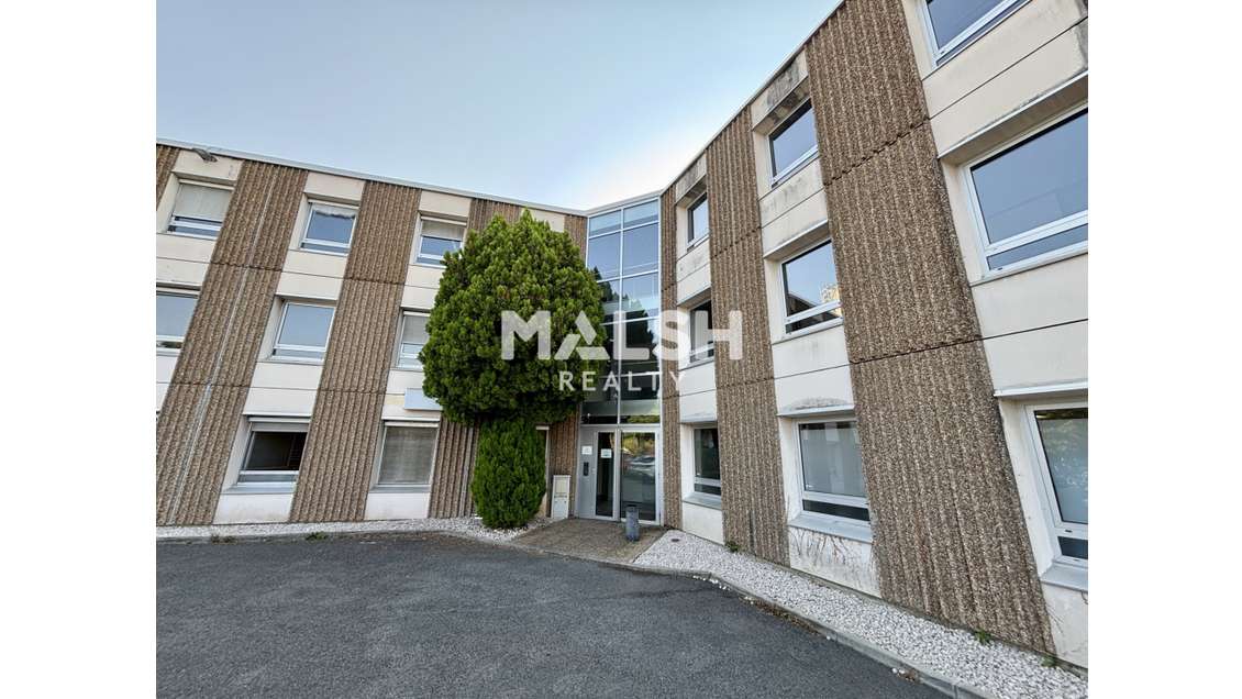 Bureaux à louer 100m²  à Écully Accès A6