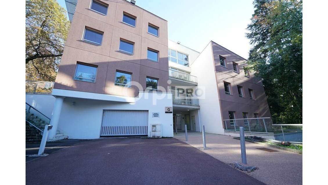 Bureaux à louer 1233m² divisible à Écully