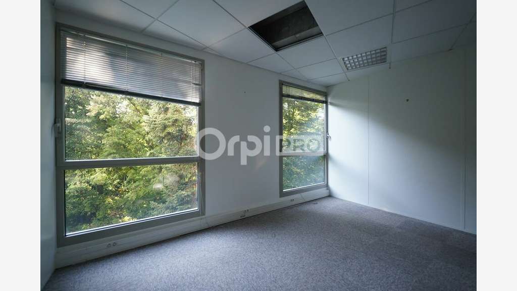 Bureaux à louer 1233m² divisible à Écully