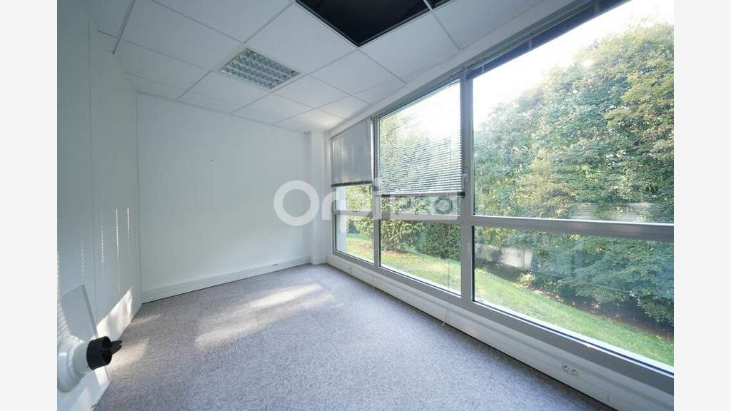 Bureaux à louer 1233m² divisible à Écully