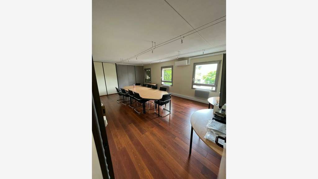 Bureau 104m² à louer à Ecully Techlid