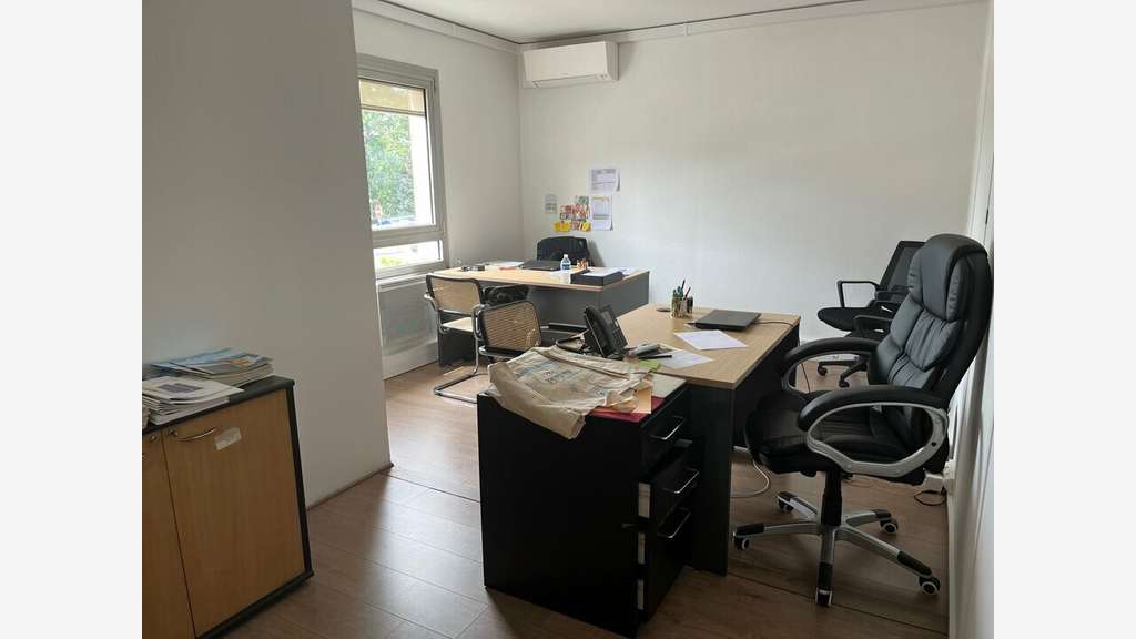 Bureau 104m² à louer à Ecully Techlid
