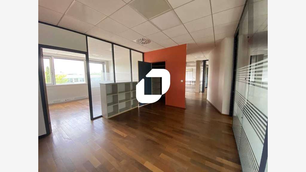 A louer Bureaux 649m² Ecully