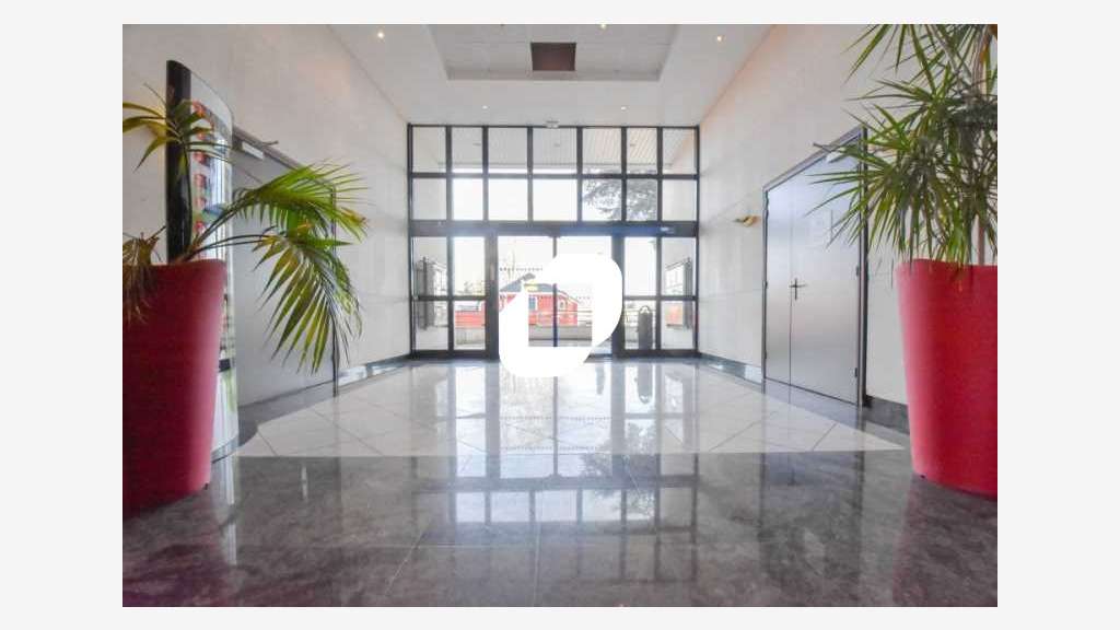 A louer Bureaux 899m² Ecully