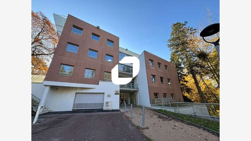 A louer Bureaux 687m² Ecully