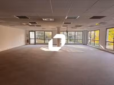 A louer Bureaux 687m² Ecully