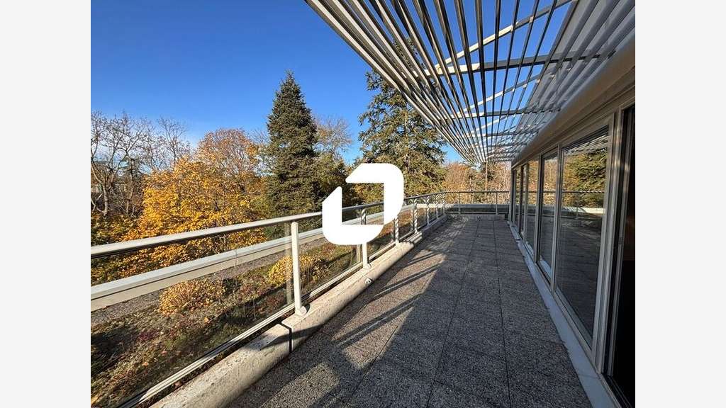 A louer Bureaux 687m² Ecully