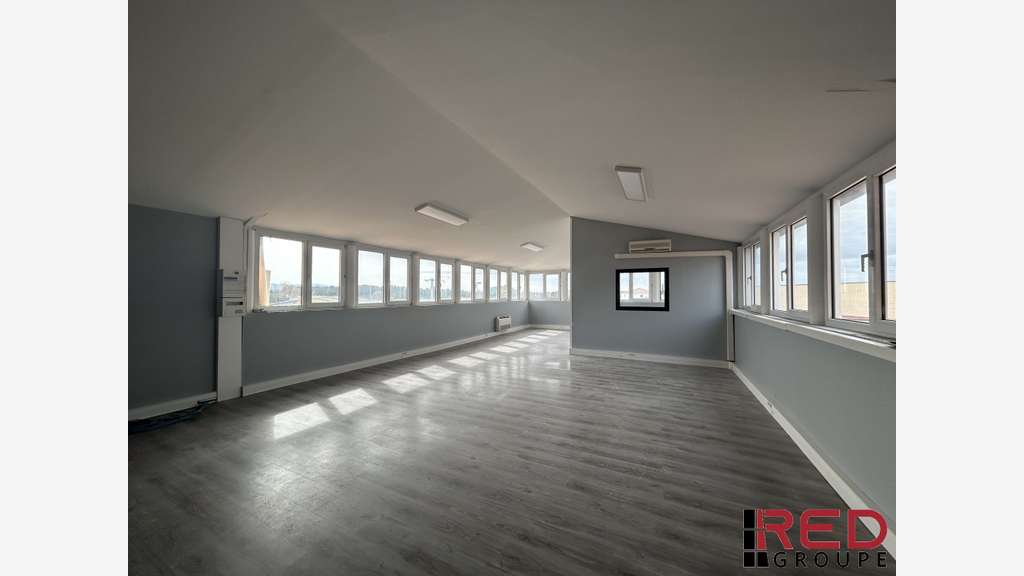 A louer bureau lumineux 90m² ZA des Jallassières