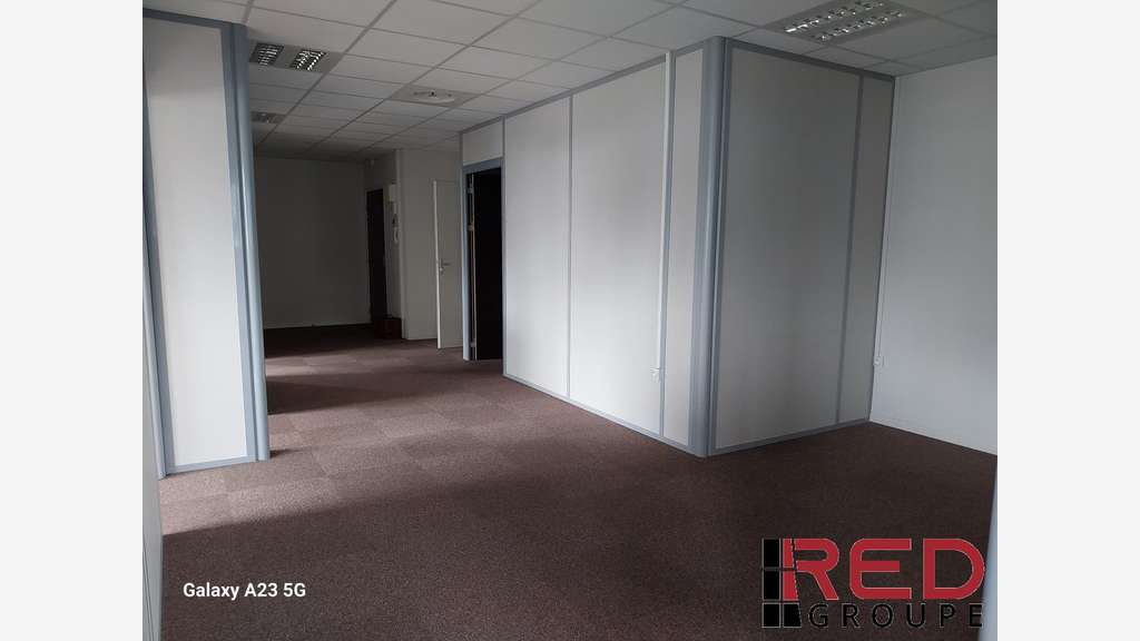 A louer bureau de 92m² Eguilles ZI les Jalassieres