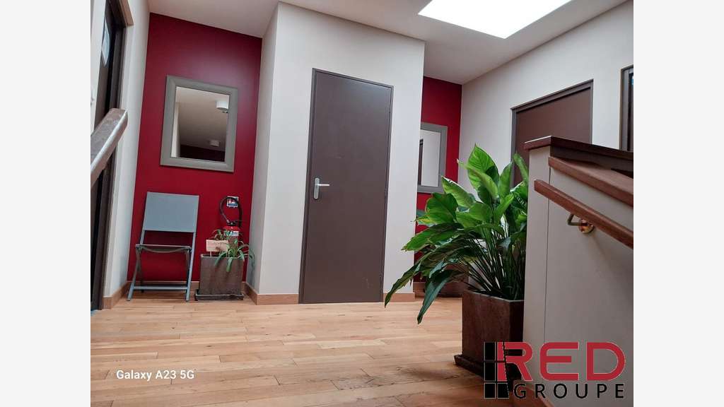 A louer bureau de 92m² Eguilles ZI les Jalassieres