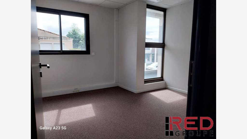 A louer bureau de 92m² Eguilles ZI les Jalassieres