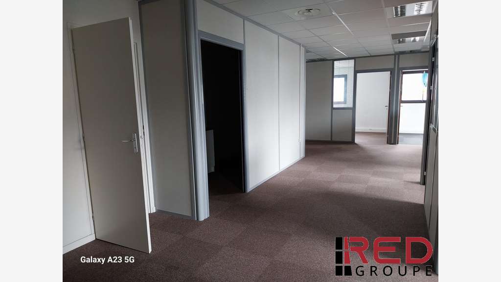 A louer bureau de 92m² Eguilles ZI les Jalassieres