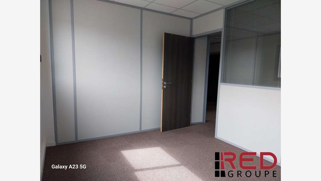 A louer bureau de 92m² Eguilles ZI les Jalassieres
