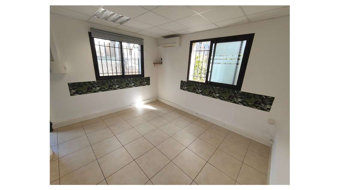 Local 20m² à louer ZA Eguilles (13)