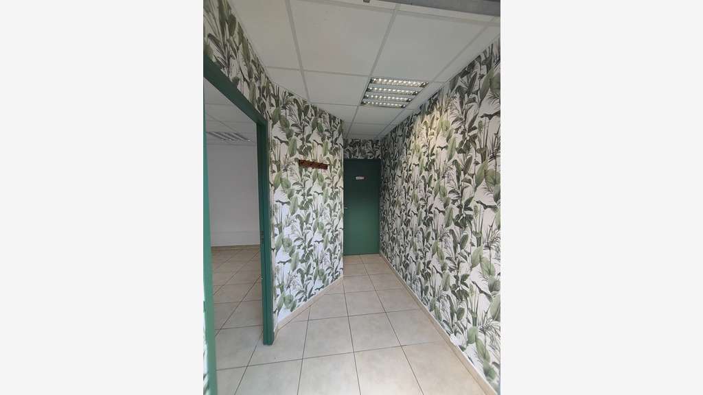 Local 20m² à louer ZA Eguilles (13)