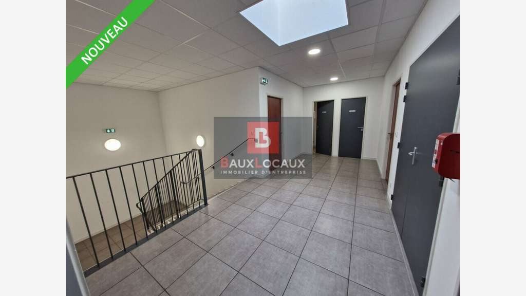 Bureaux 66m² à louer à Éguilles  ZI Jalassières