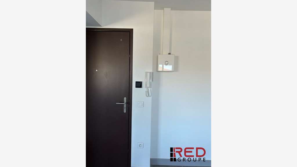 A louer bureau de 19m² + stationnement à Éguilles