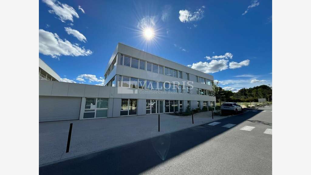 A louer bureaux neufs 142m² à Eguilles 