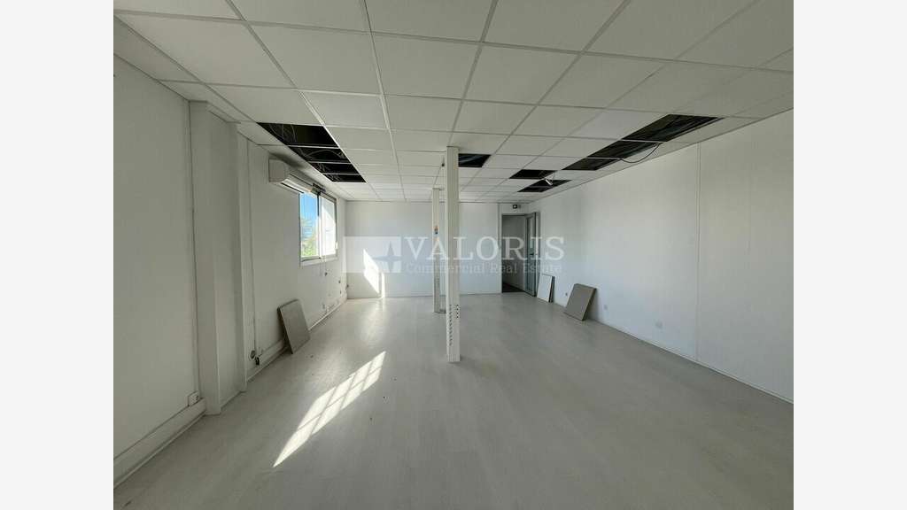 Bureaux 120m² à louer zone des Jalassières