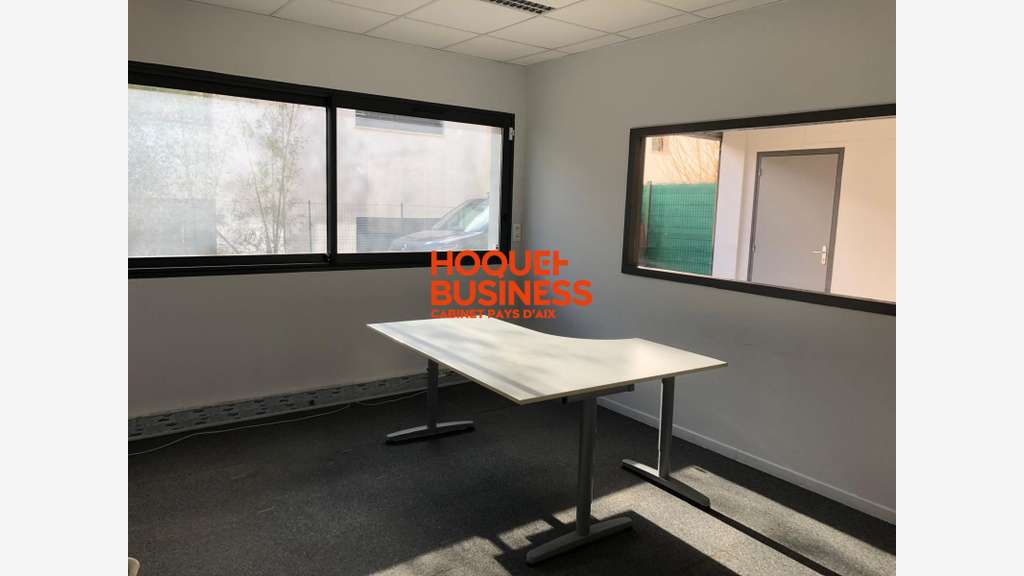 Immobilier Professionnel 106m² à louer à Éguilles