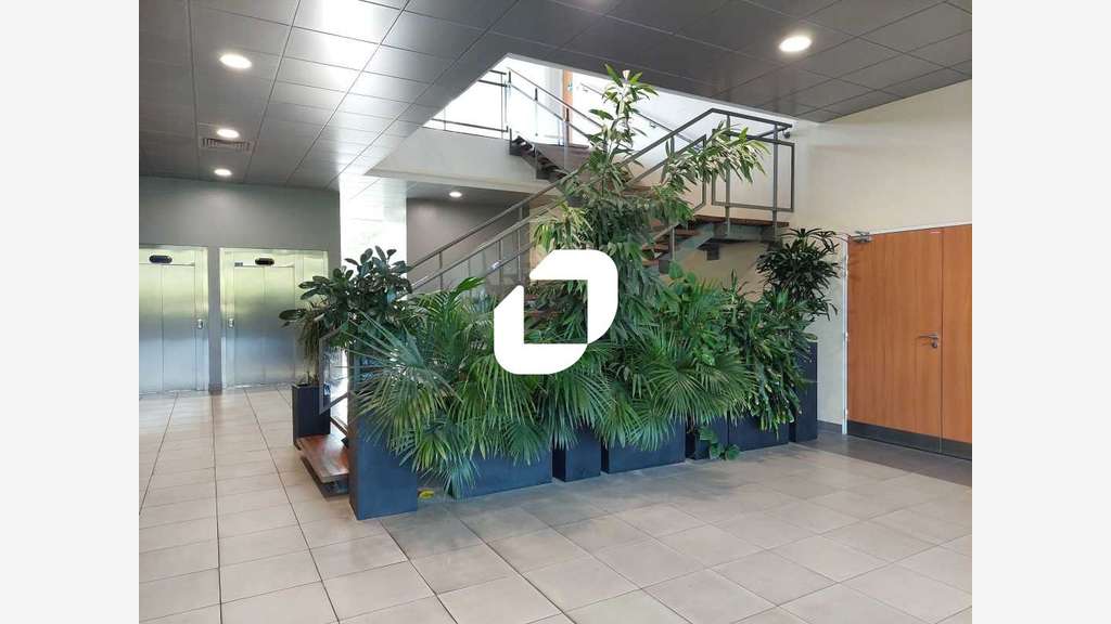 A louer Bureaux 964m² Elancourt