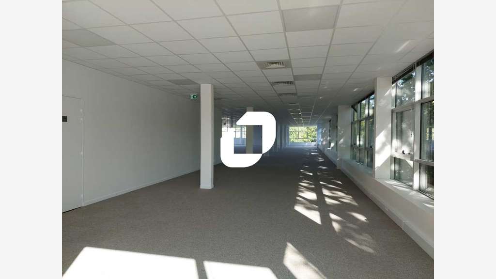 A louer Bureaux 964m² Elancourt