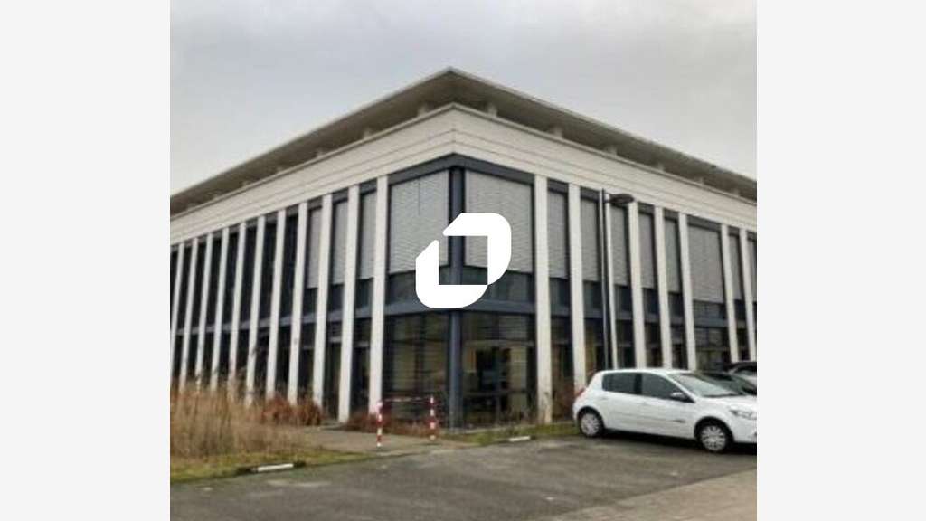 A louer Bureaux 196m² Elancourt