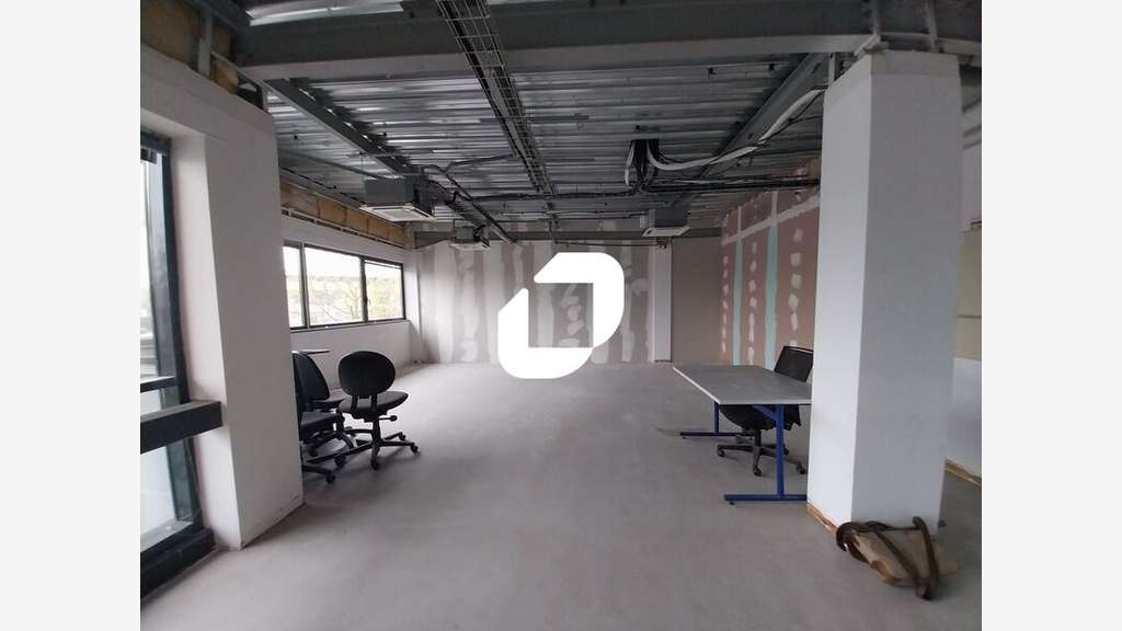 A louer Bureaux 65m² Elancourt