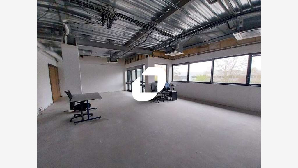 A louer Bureaux 65m² Elancourt
