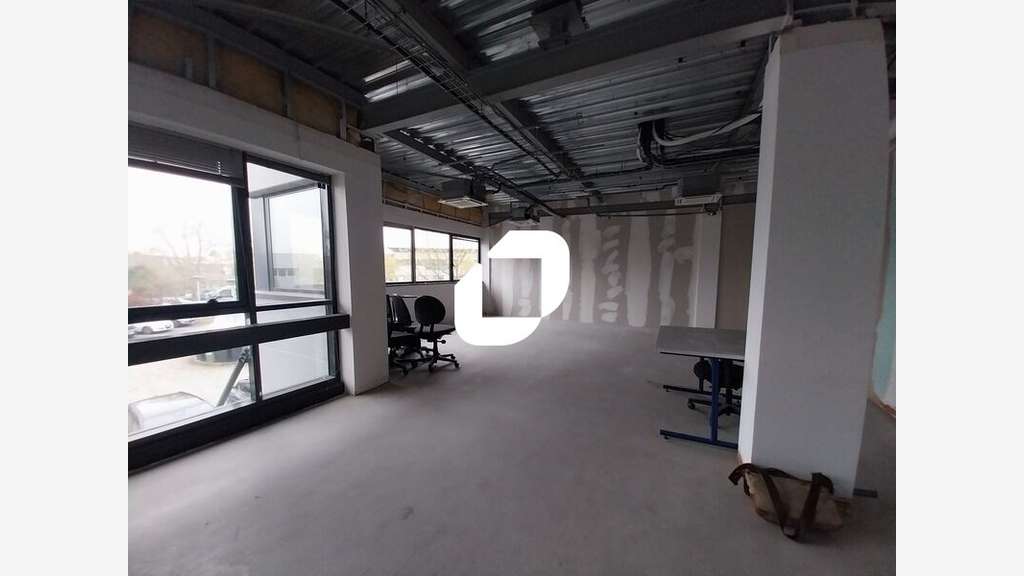 A louer Bureaux 65m² Elancourt