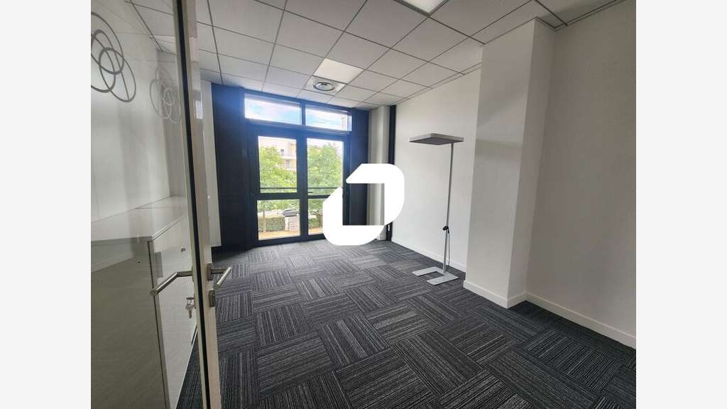 A louer Bureaux 415m² Elancourt