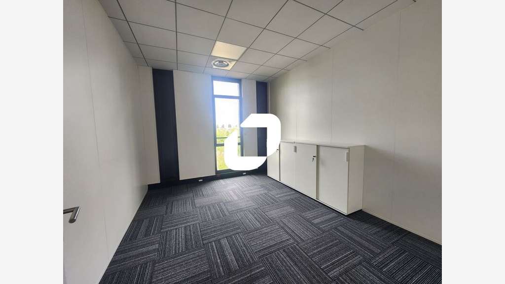 A louer Bureaux 415m² Elancourt