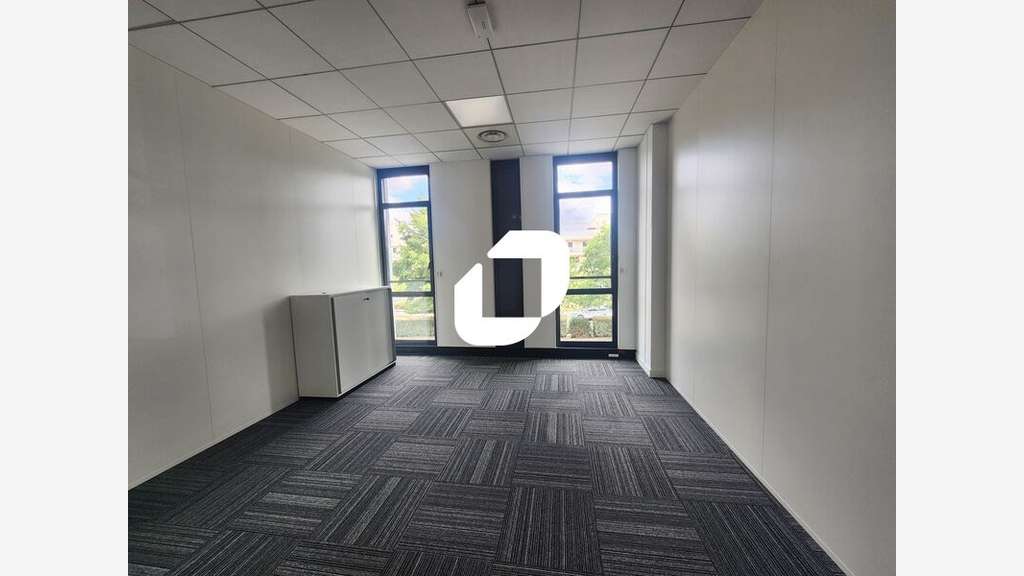 A louer Bureaux 415m² Elancourt