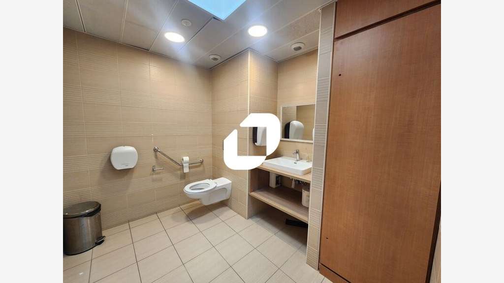 A louer Bureaux 196m² Elancourt
