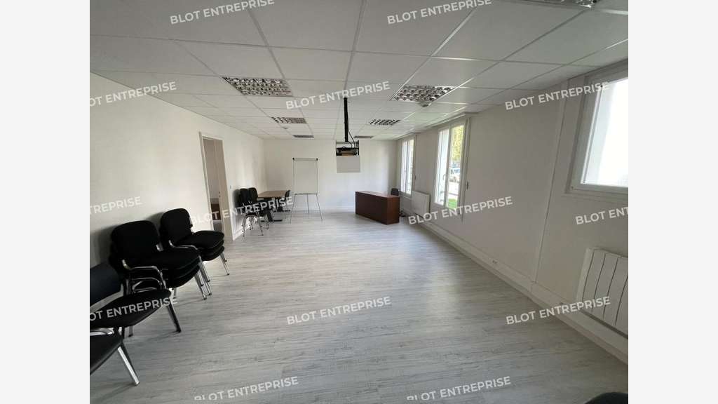 A louer bureaux rénovés 125m² à Lorient centre