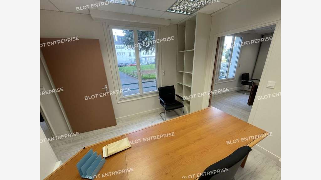 A louer bureaux rénovés 125m² à Lorient centre