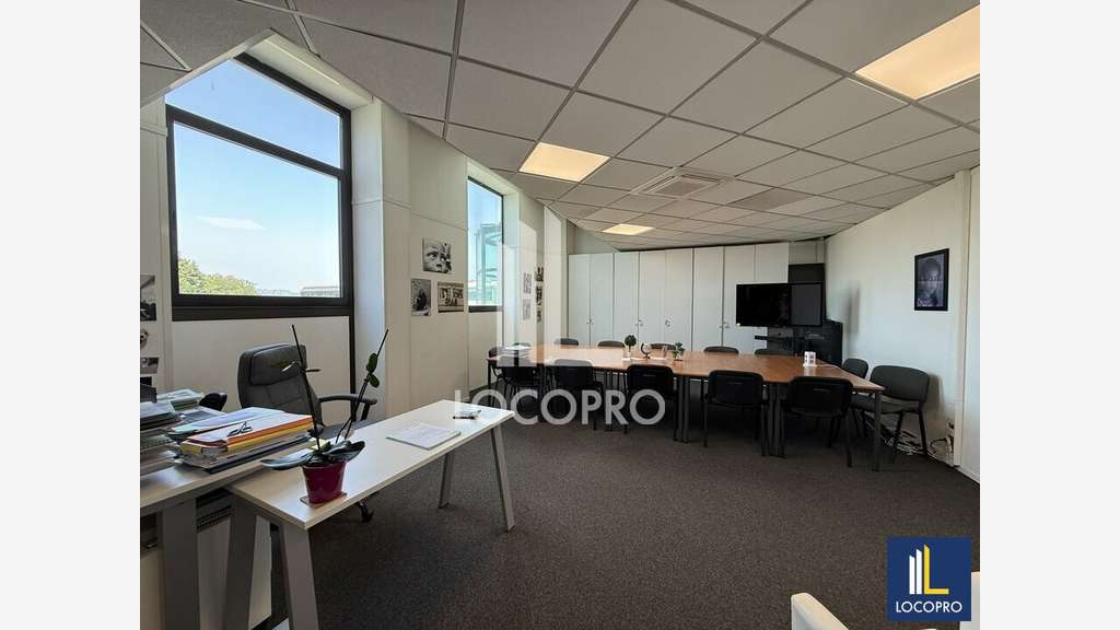 Location plateau bureaux 107m² à Cannes La Bocca