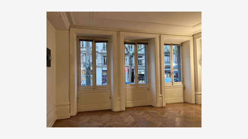 A louer beaux bureaux à Lyon 3eme Avenue de Saxe