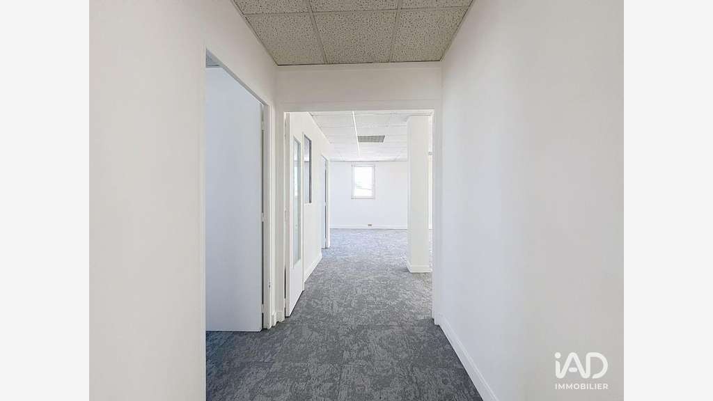 A louer bureaux lumineux R+2 à Buc