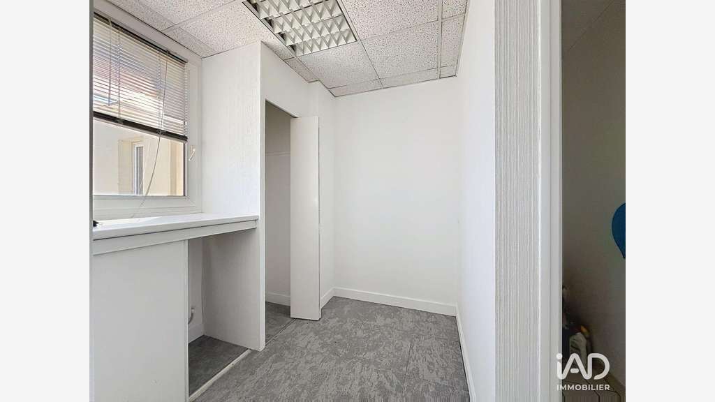 A louer bureaux lumineux R+2 à Buc