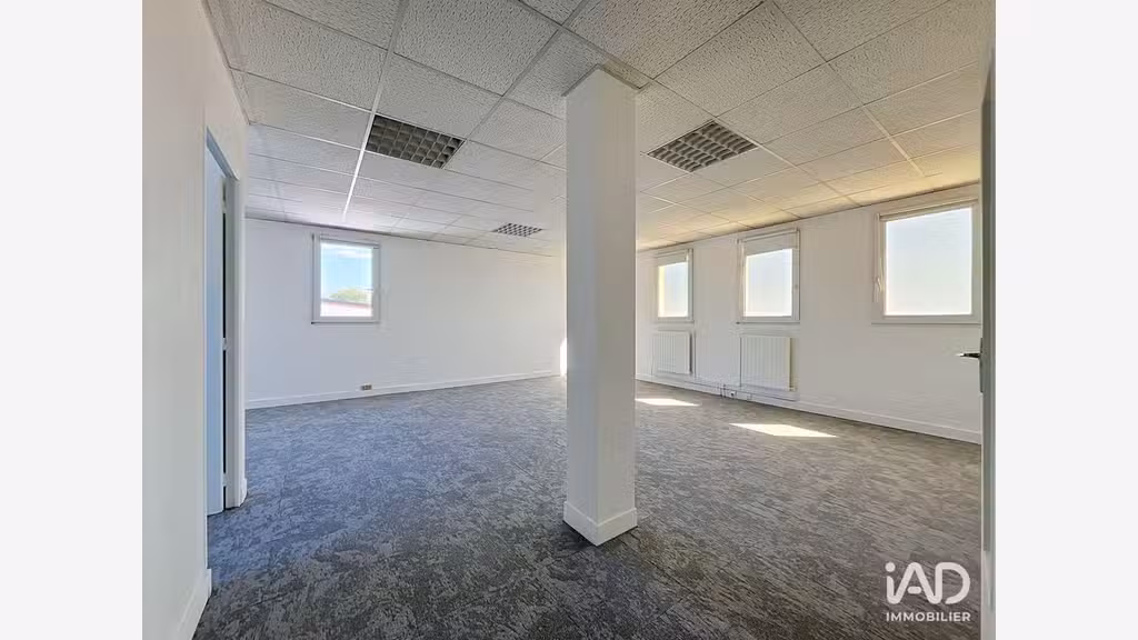 A louer bureaux lumineux R+2 à Buc