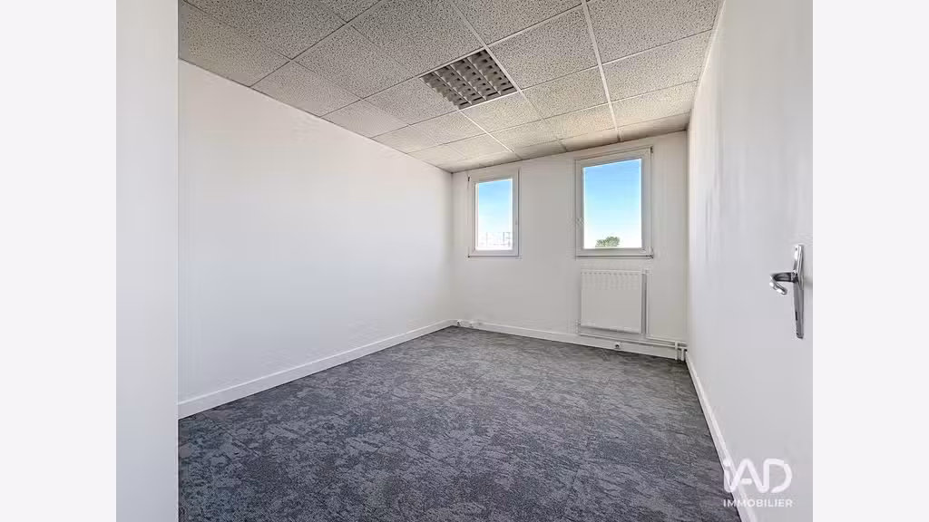 A louer bureaux lumineux R+2 à Buc