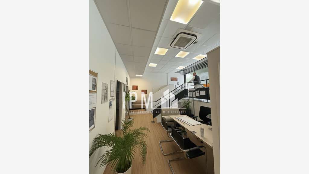 A louer bureaux 310m² Euroméditerranée 13003
