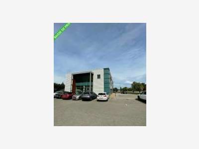 À louer bureaux 123m² à Entraigues ZA Le Plan