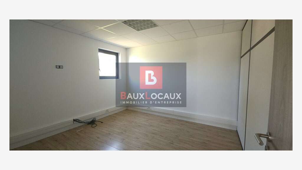 A louer locaux 65m² à Entraigues-sur-la-Sorgue