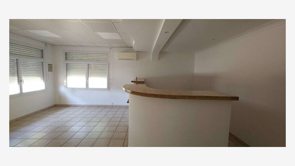 Bureaux 120m² à louer à Entraigues-sur-la-Sorgue