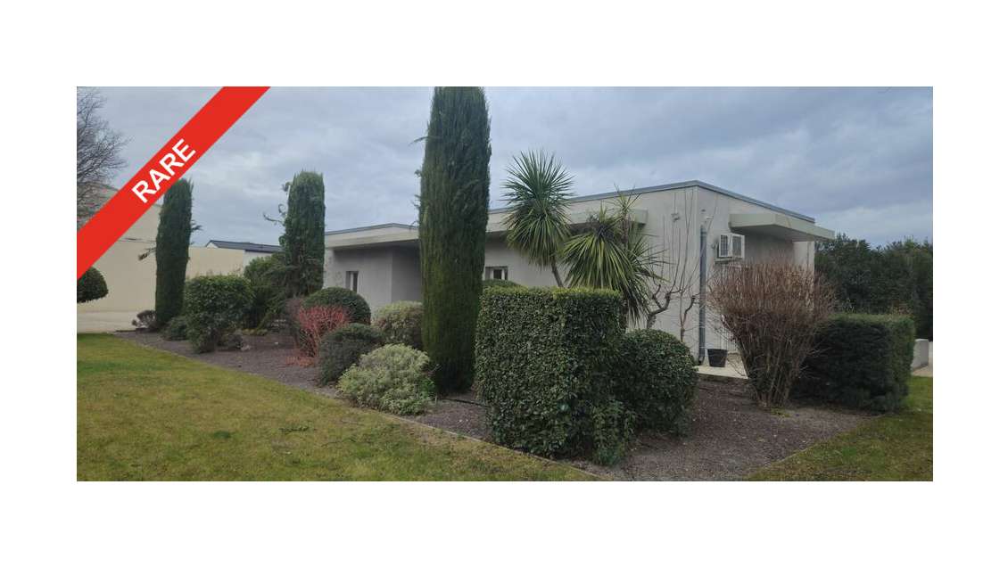ENTRAIGUES-SUR-LA-SORGUE - ENSEMBLE IMMOBILIER DE
